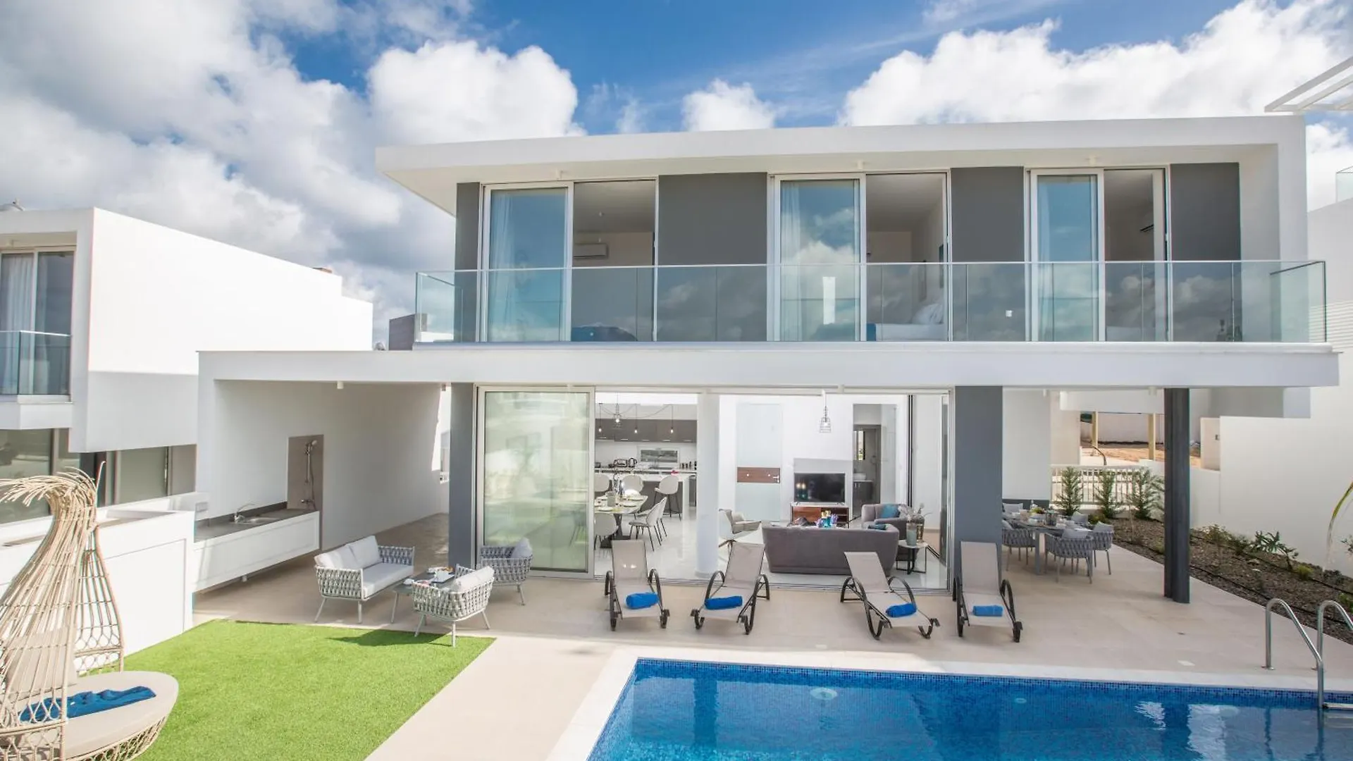 3 Schlafzimmer Villa Ol26 Mit Pool In Protaras Holiday home